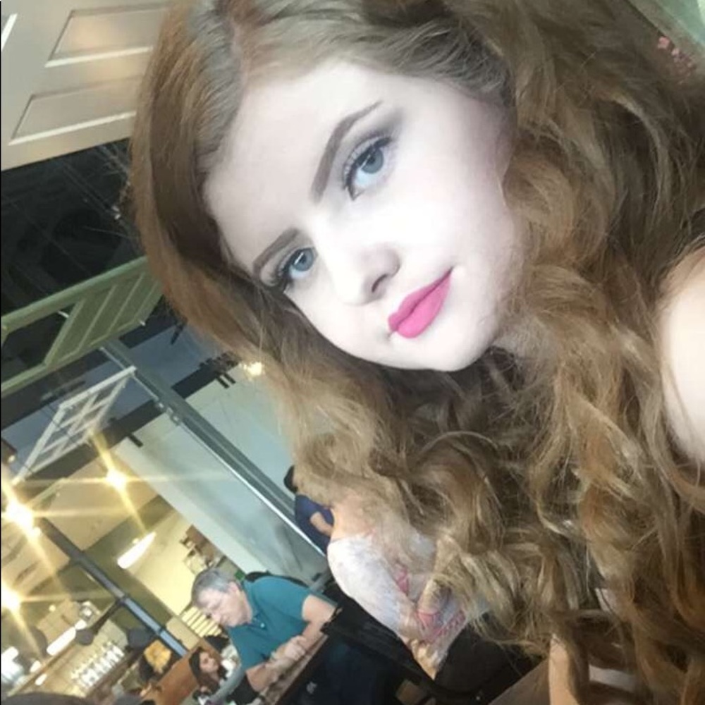 Meet your Posher, Leeann